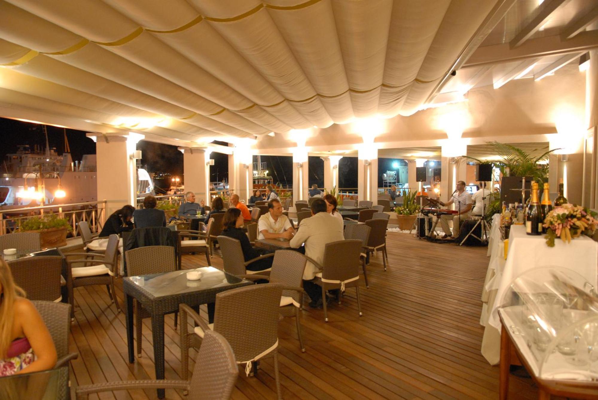 Hotel Excelsior Ла-Маддалена Экстерьер фото