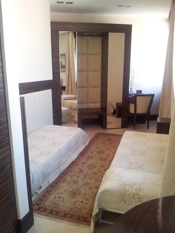 Hotel Excelsior Ла-Маддалена Экстерьер фото